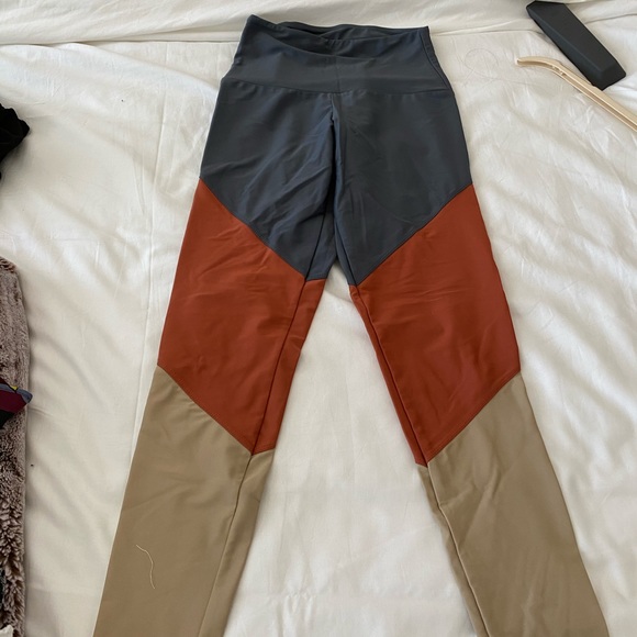 Onzie Leggings - Picture 3 of 4